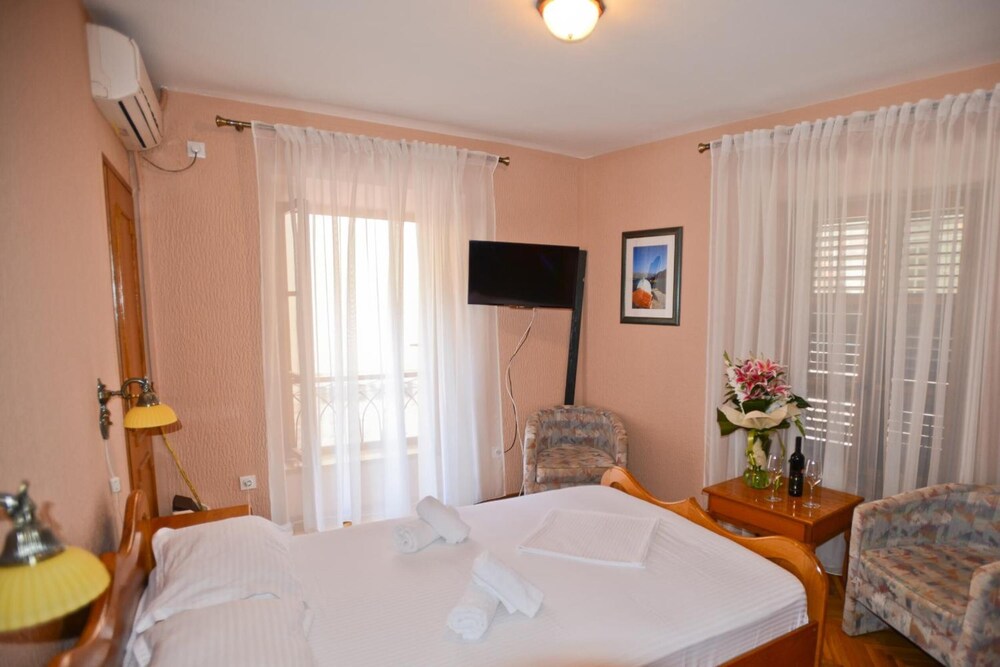 Hotel Marija 22/60