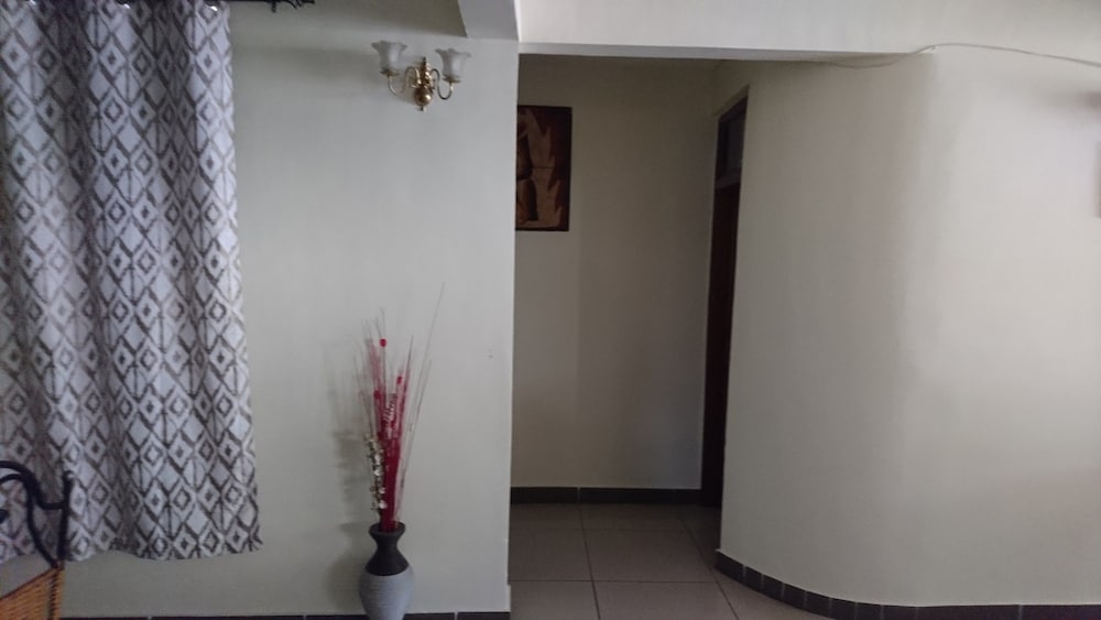 The Golden Apple Guest House 26/74