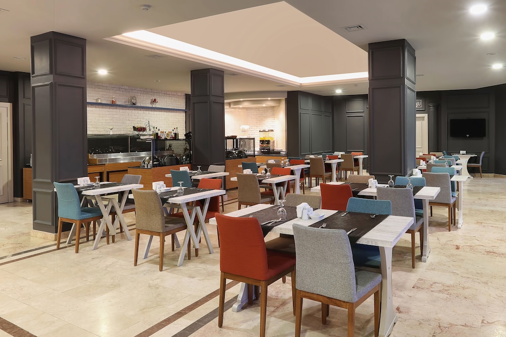 restaurant cafeteria