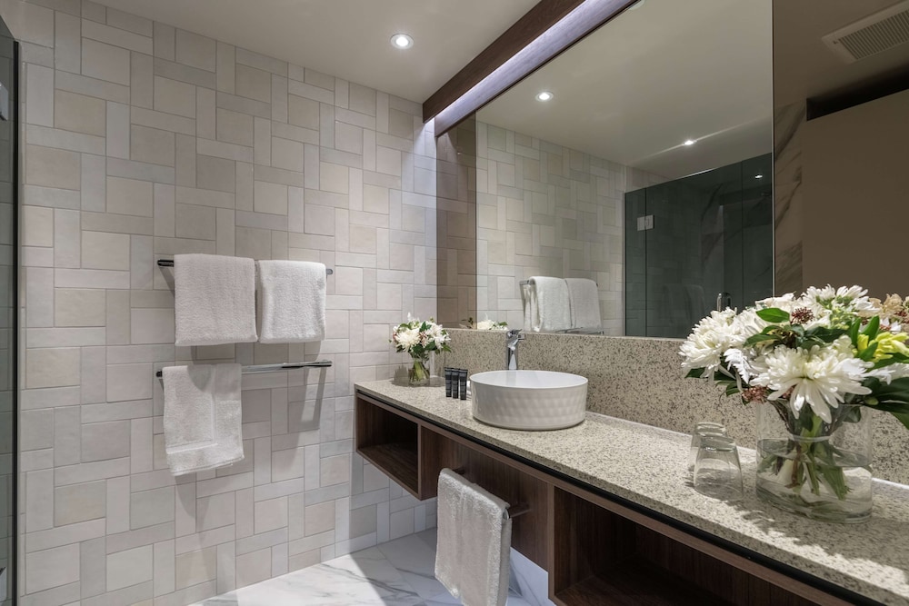 Rydges Latimer Christchurch 50/50