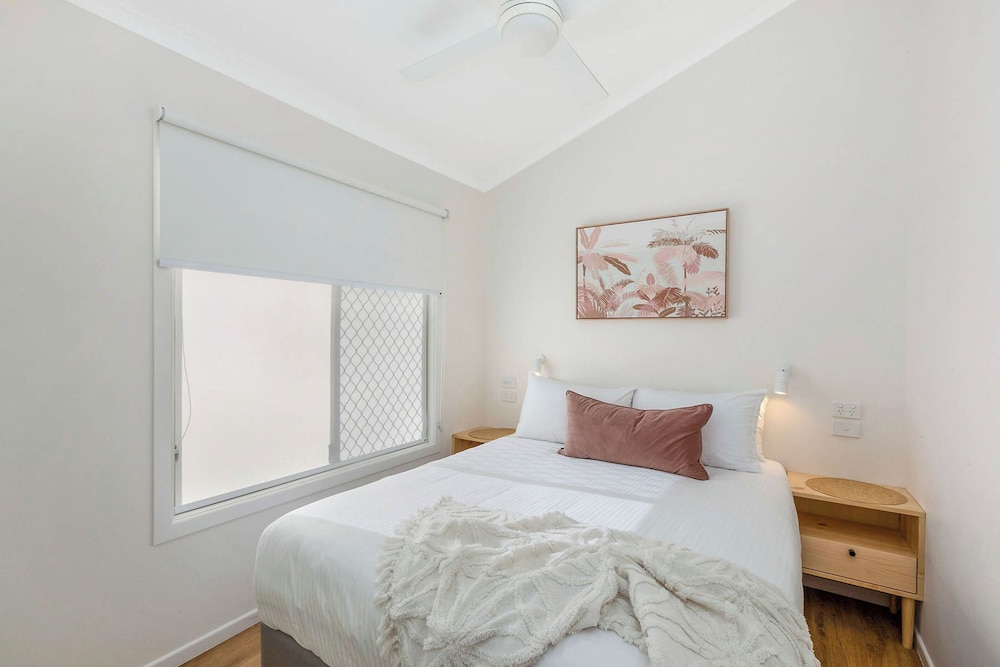 Deluxe, Cabin, 1 Queen and 1 Bunk Bed, Pet Friendly