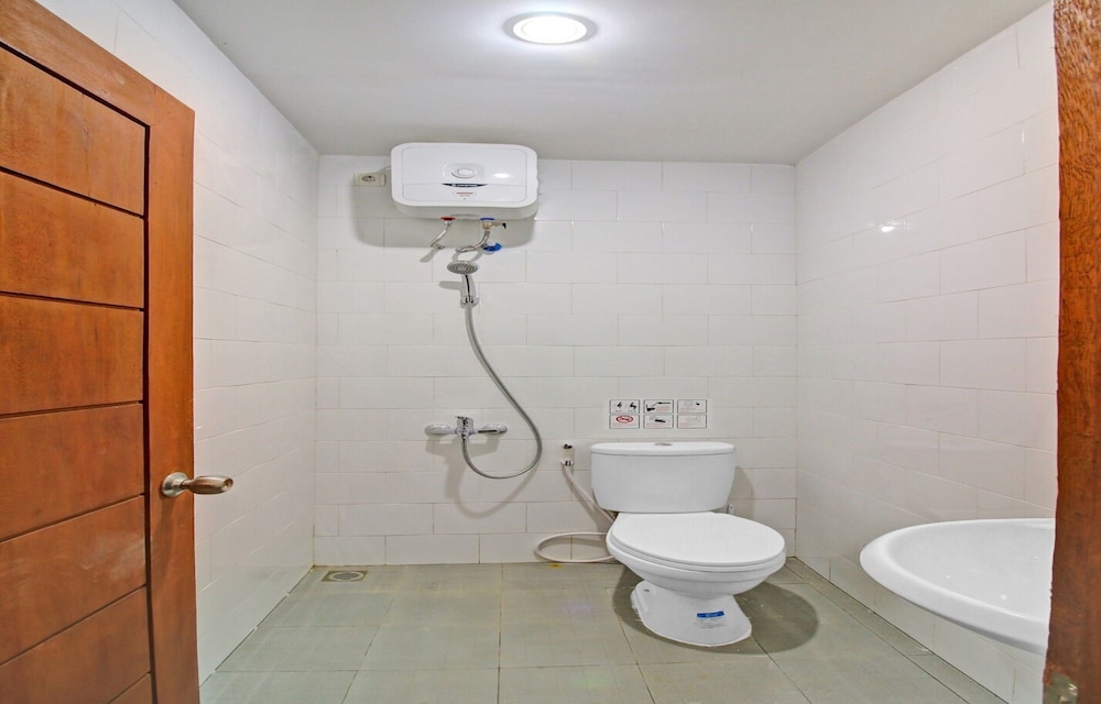 OYO 90820 Madania Guesthouse Syariah 23/23