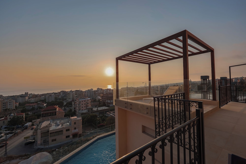 Majestic Byblos Grand Hotel 41/44