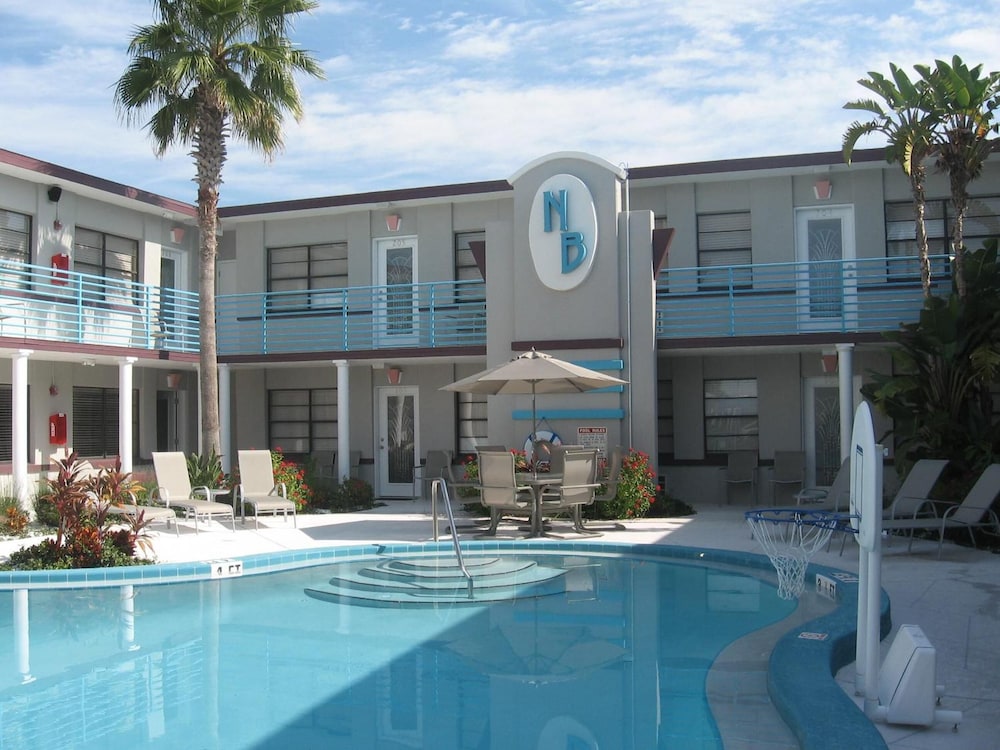 Royal North Beach All Suites 6/57