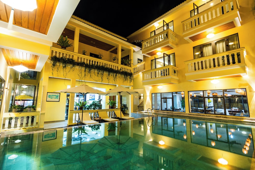 Le Pavillon Villa 7/50