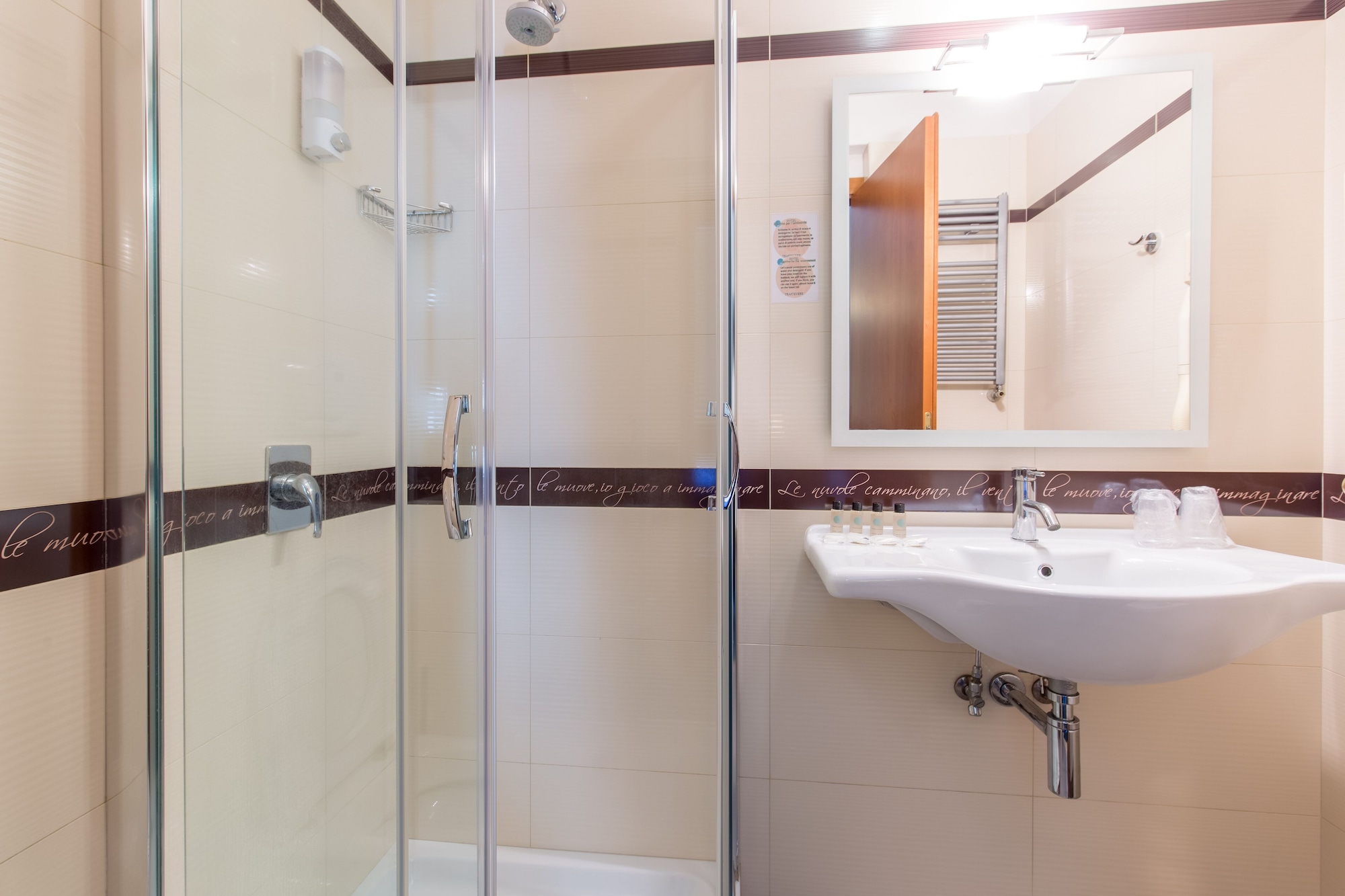 غرفة سوبيريور رباعية بسرير كوين وأسرّة بطابقين، Hotel Trastevere 2/2