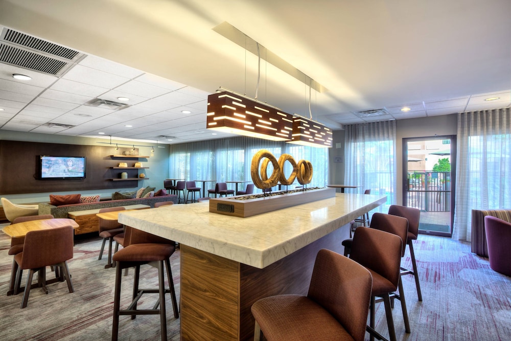 Courtyard By Marriott Mcallen Airport 9/37