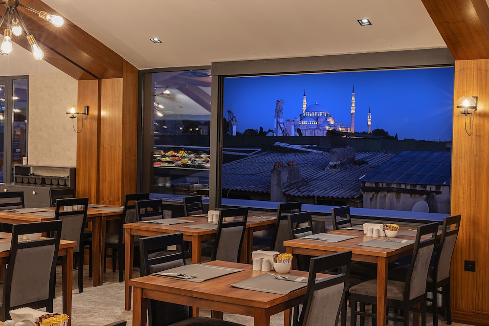 Demiray Hotel 35/50