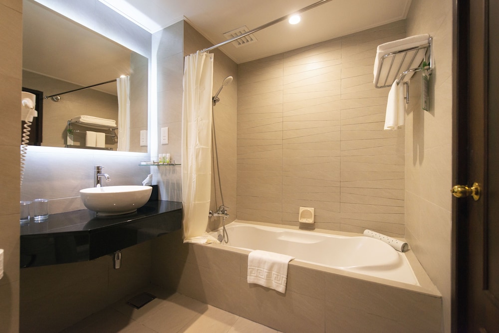 Bangi Resort Hotel 24/71