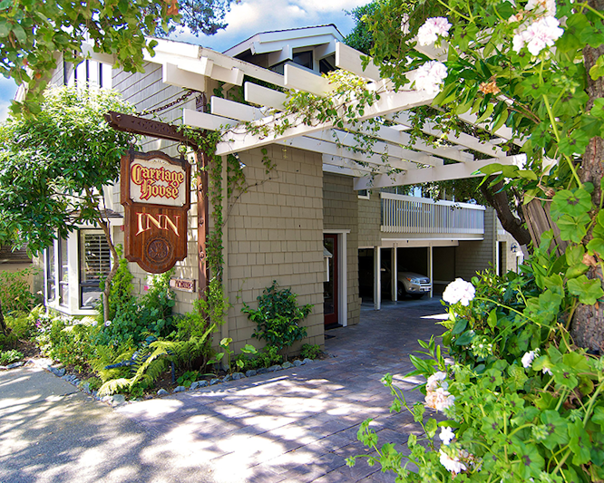 Carriage House Inn 3/35