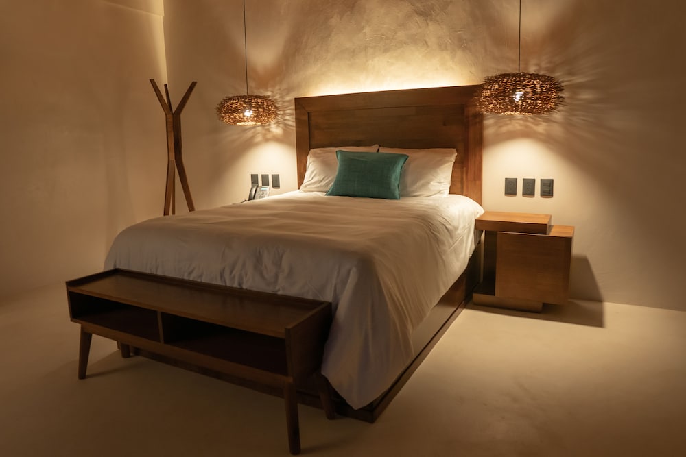 Grand, Studio, Suite, Queen Bed, Lake Side, Terrace