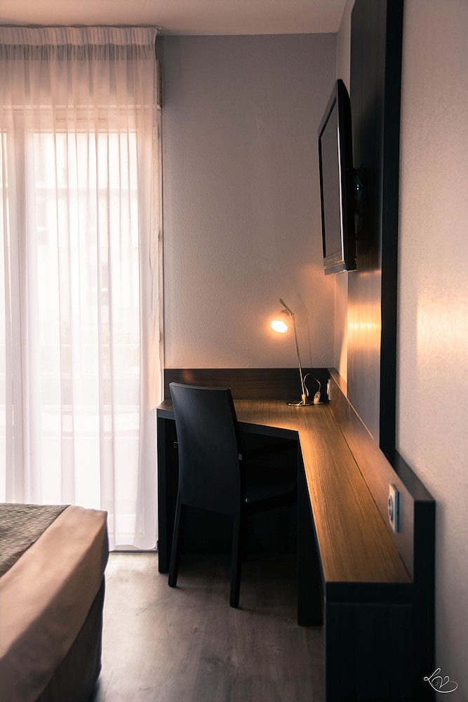 Sejours Et Affaires Aix Mirabeau 23/28