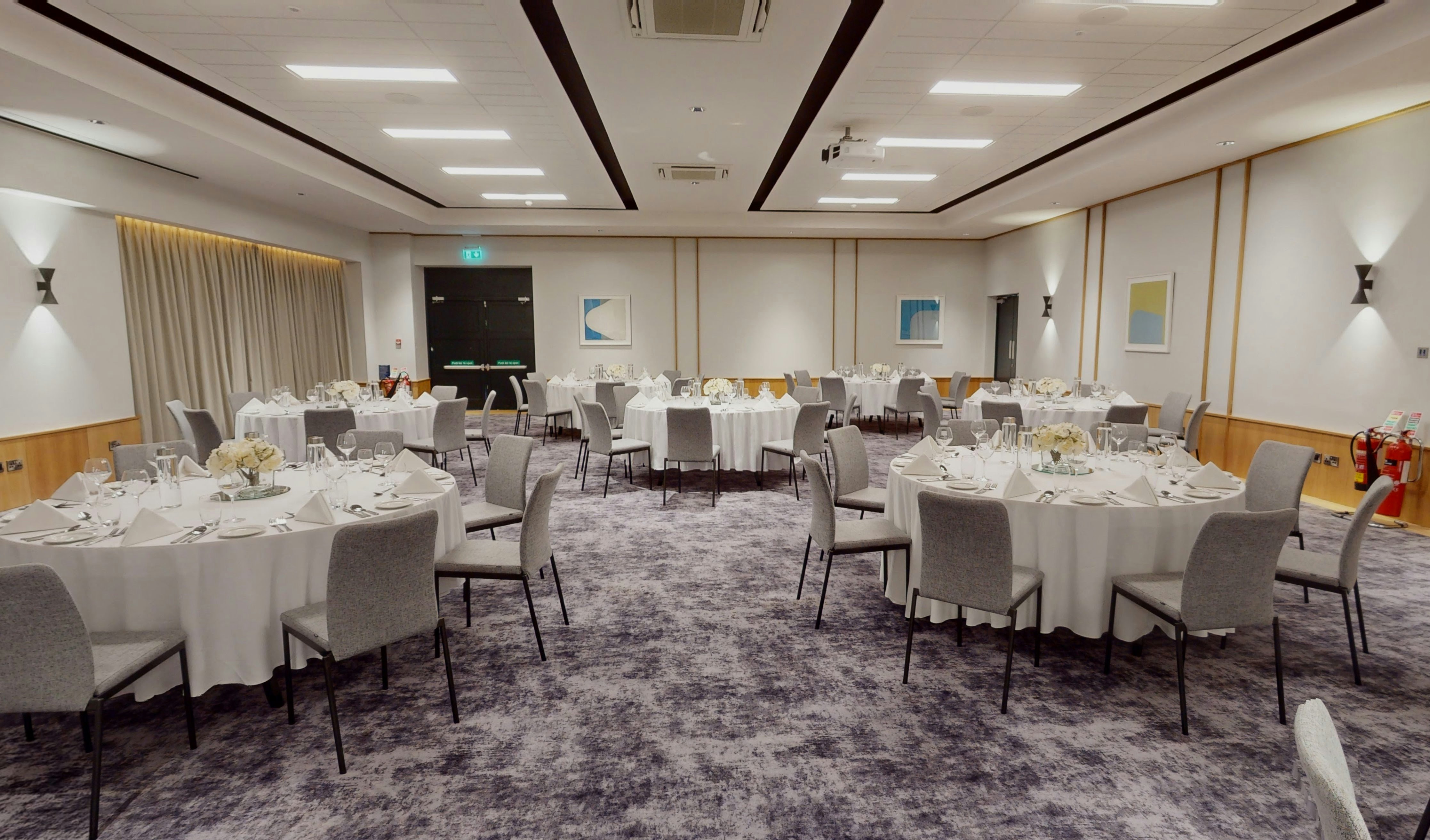 Clayton Hotel Dublin Airport Central 64/72