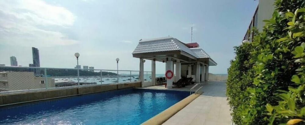 Smile Court Pattaya 62/67