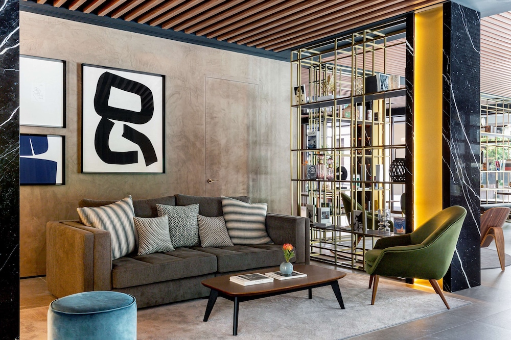 Radisson Collection Hotel, Magdalena Plaza Sevilla 48/73