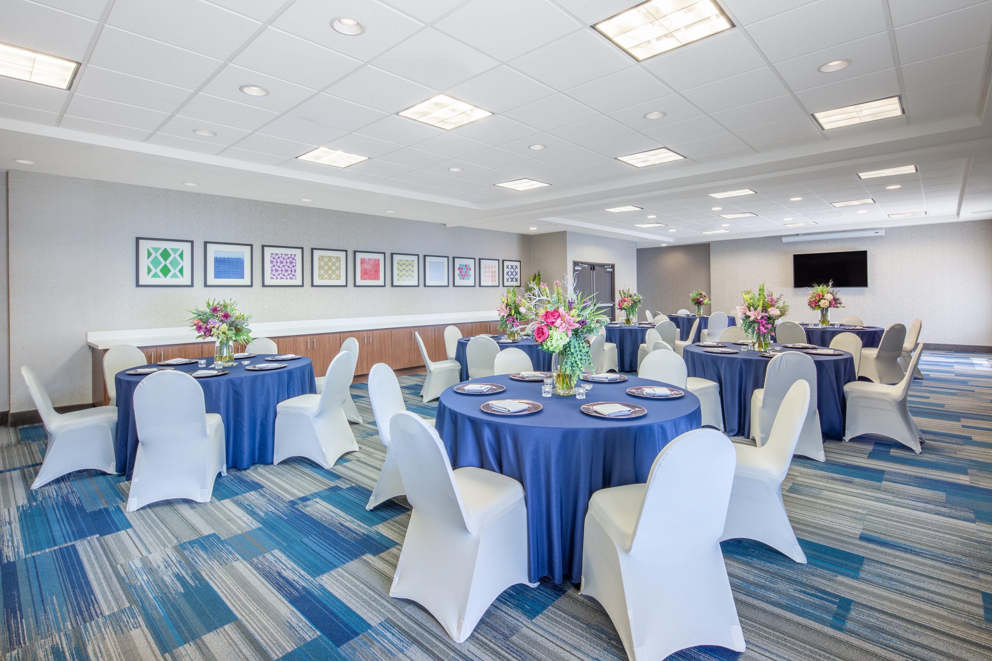 Holiday Inn Express Hotel & Suites Surprise 48/57