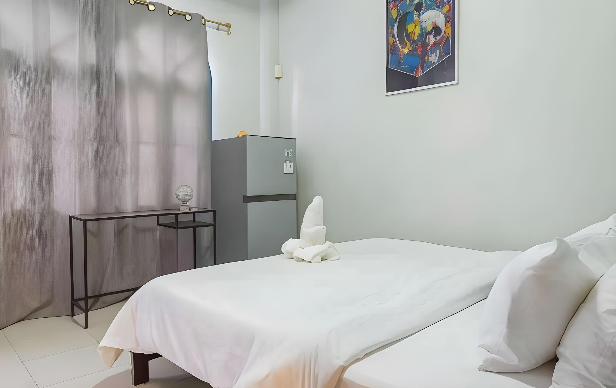 PRIVATE, DOUBLE BED