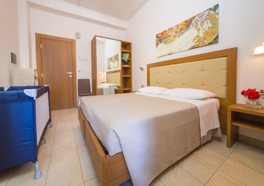 Mediterraneo Hotel and Suites 21/50