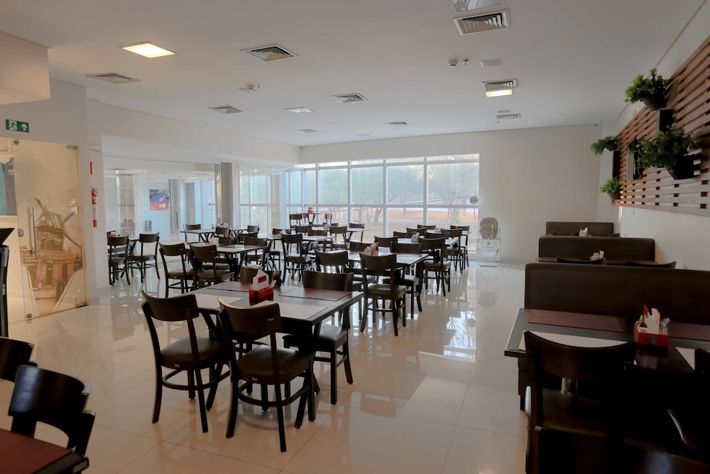 Hotel Amsterdam Montes Claros (ex. eSuites Montes Claros by Atlantica) 45/57