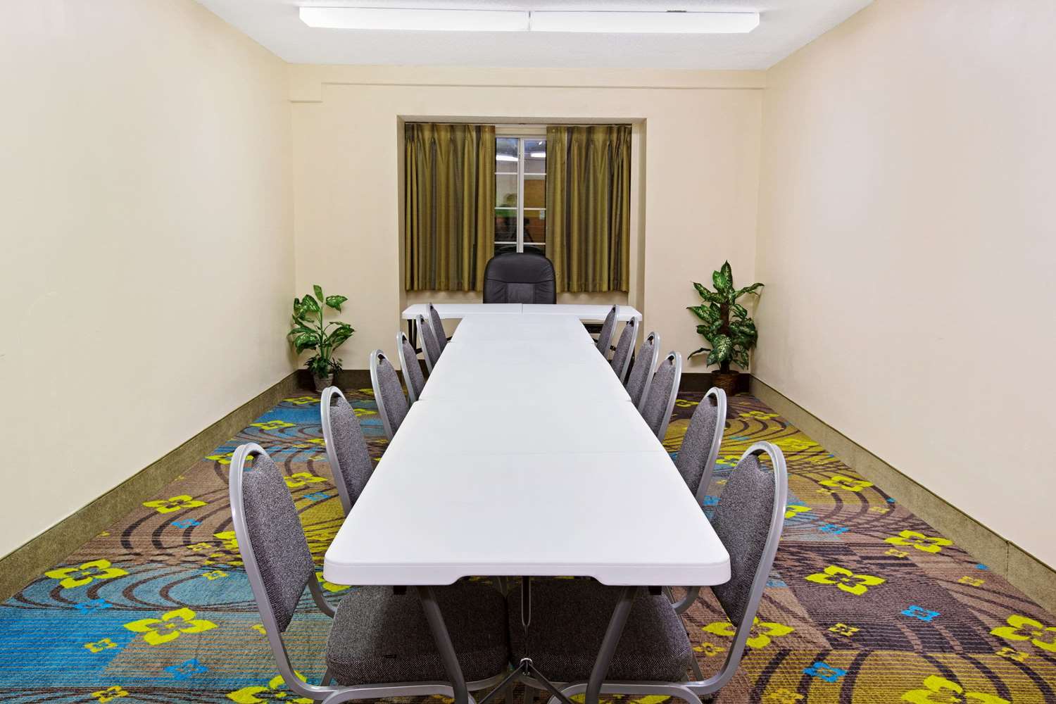 Microtel Inn & Suites by Wyndham Statesville 35/43