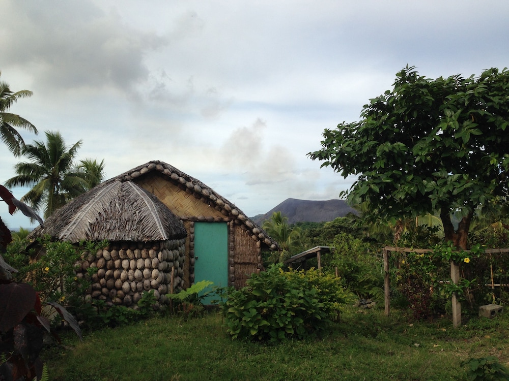 Tanna Lava View Bungalows 5/50