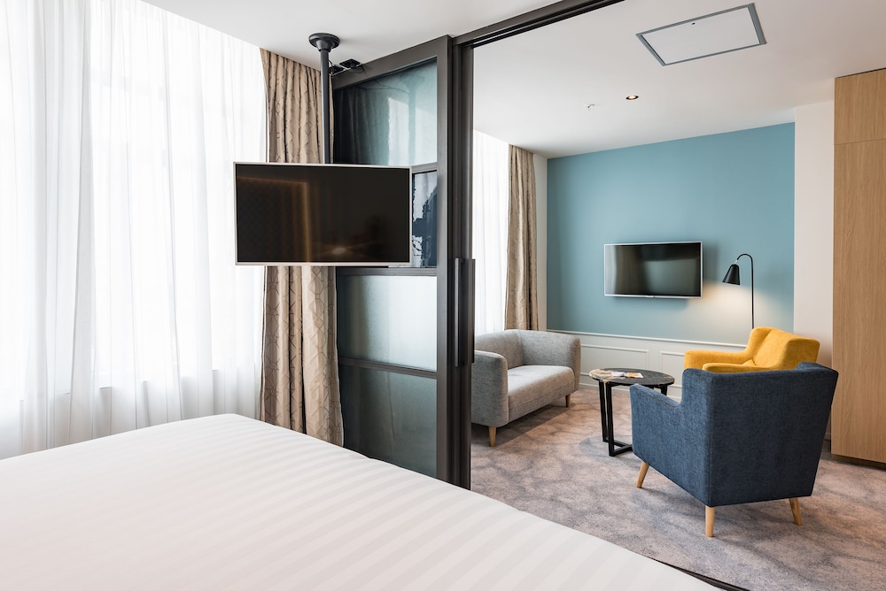 Legacy Airedale Hotel Auckland 10/67