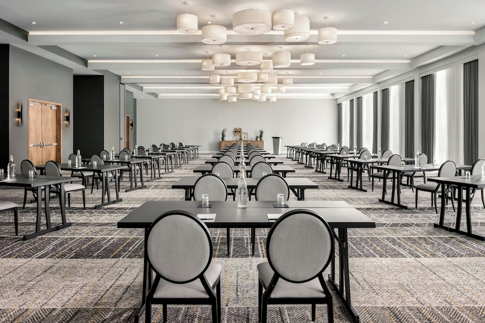 Hotel Mont Gabriel 38/48