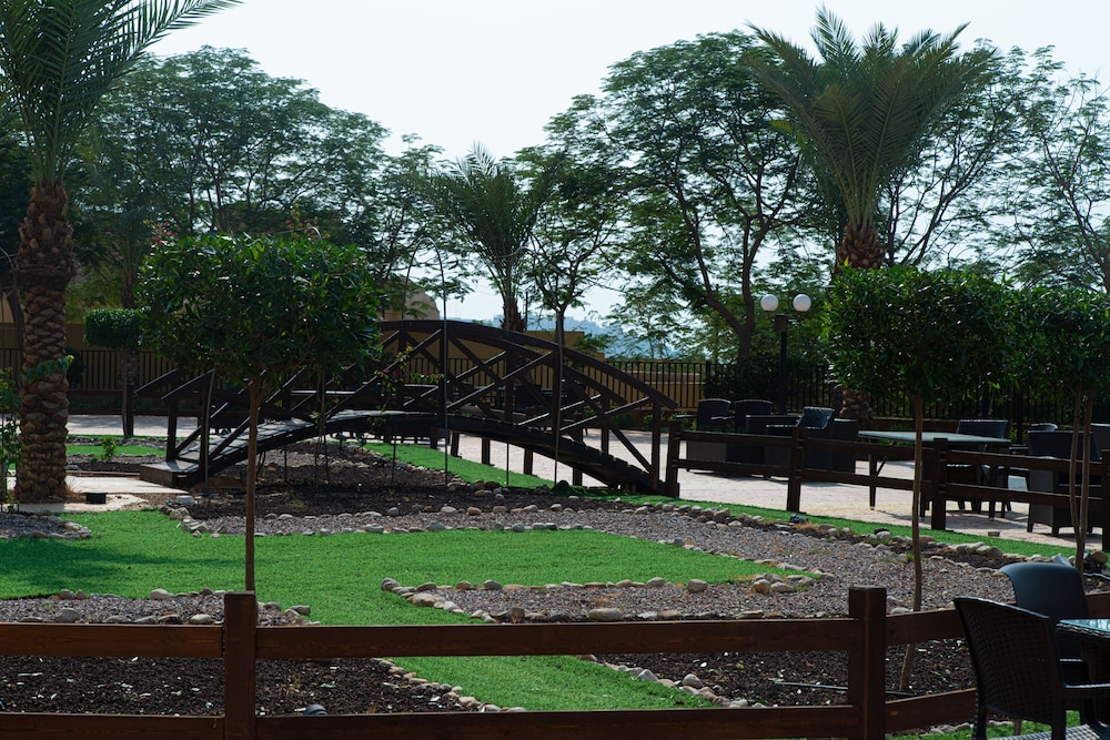 Grand East Hotel Dead Sea 40/50