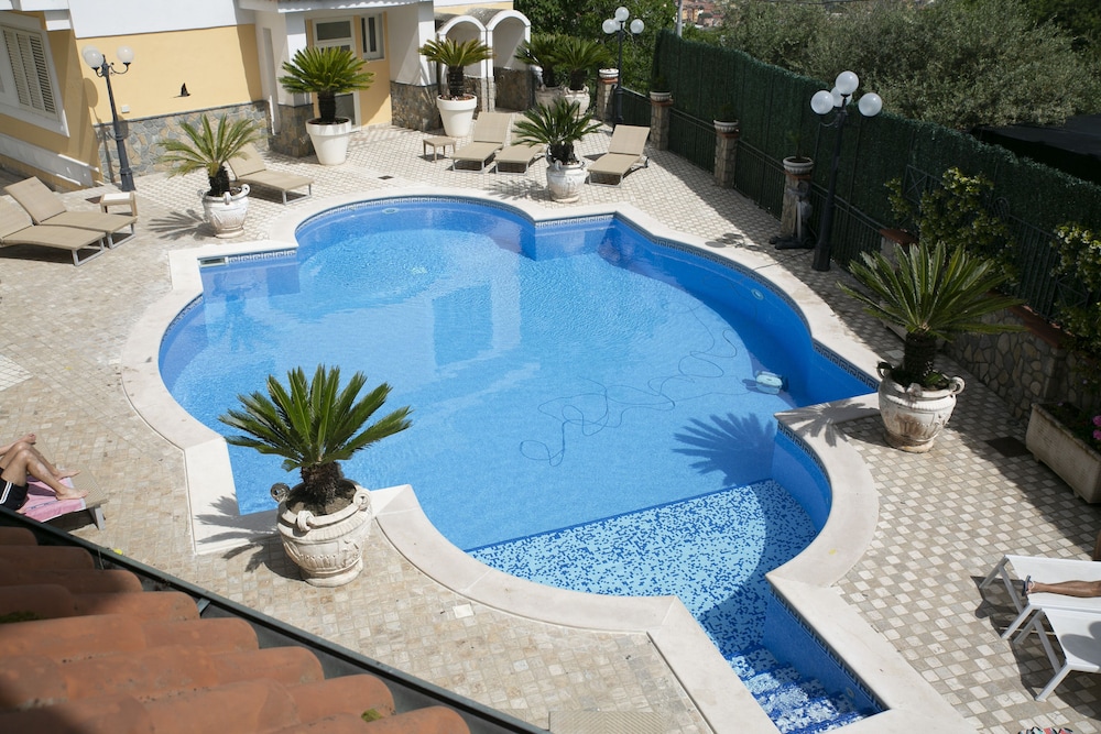 Santangelo Resort & Spa 58/66