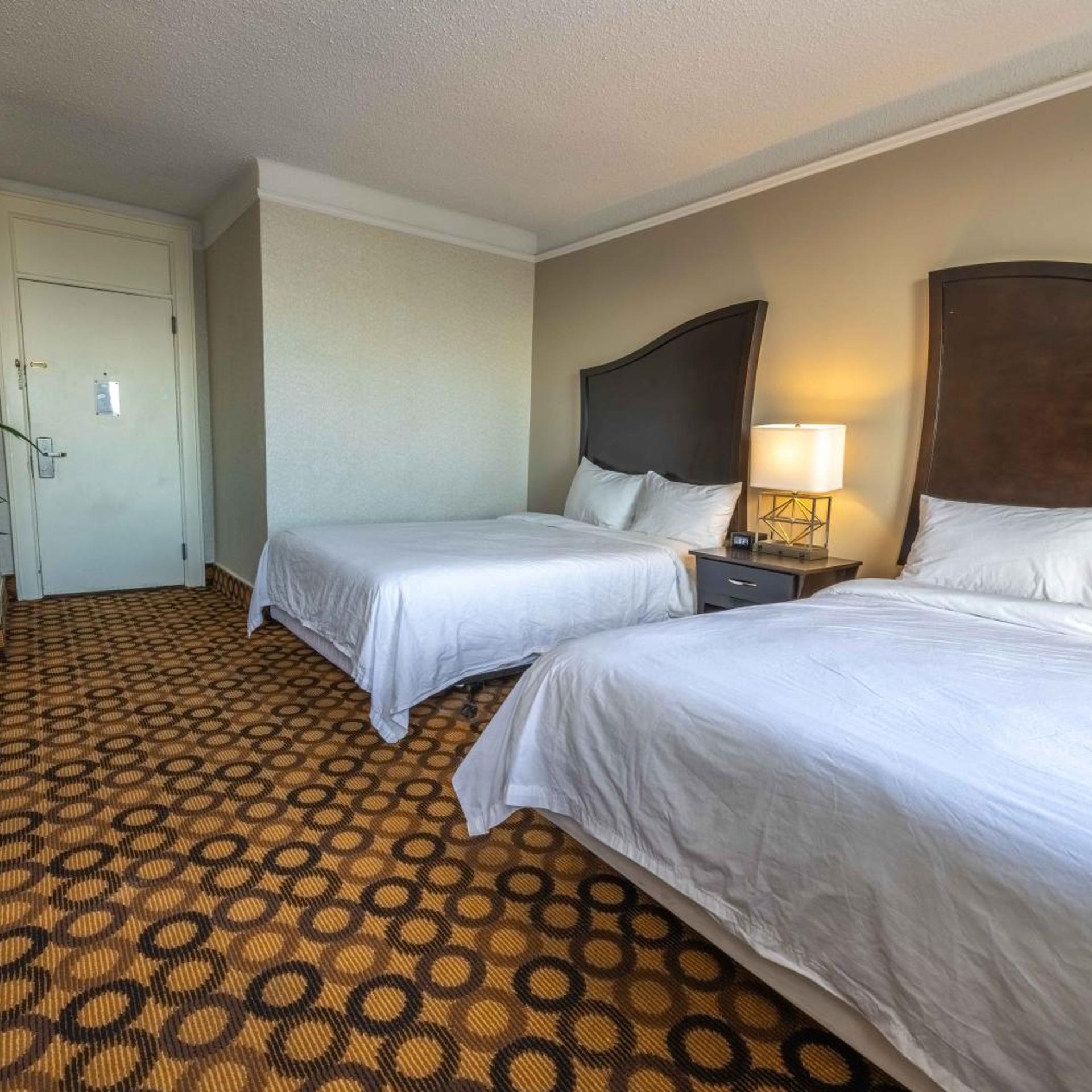 Deluxe, Queen Bed