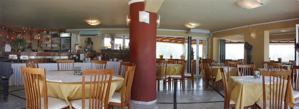 Futura Hotel 60/84
