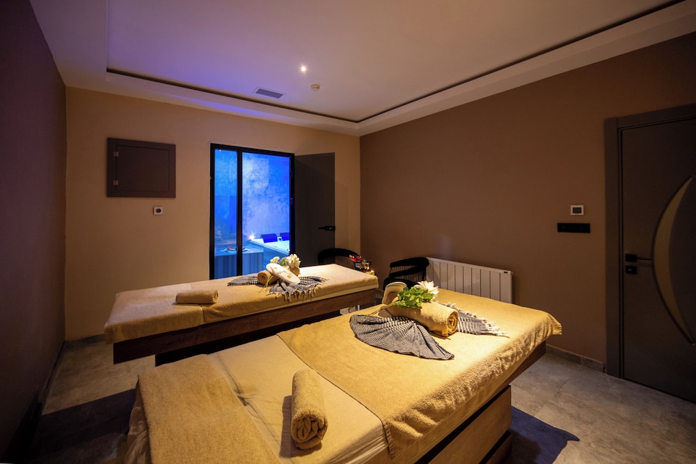 Vess Hotel 7/20