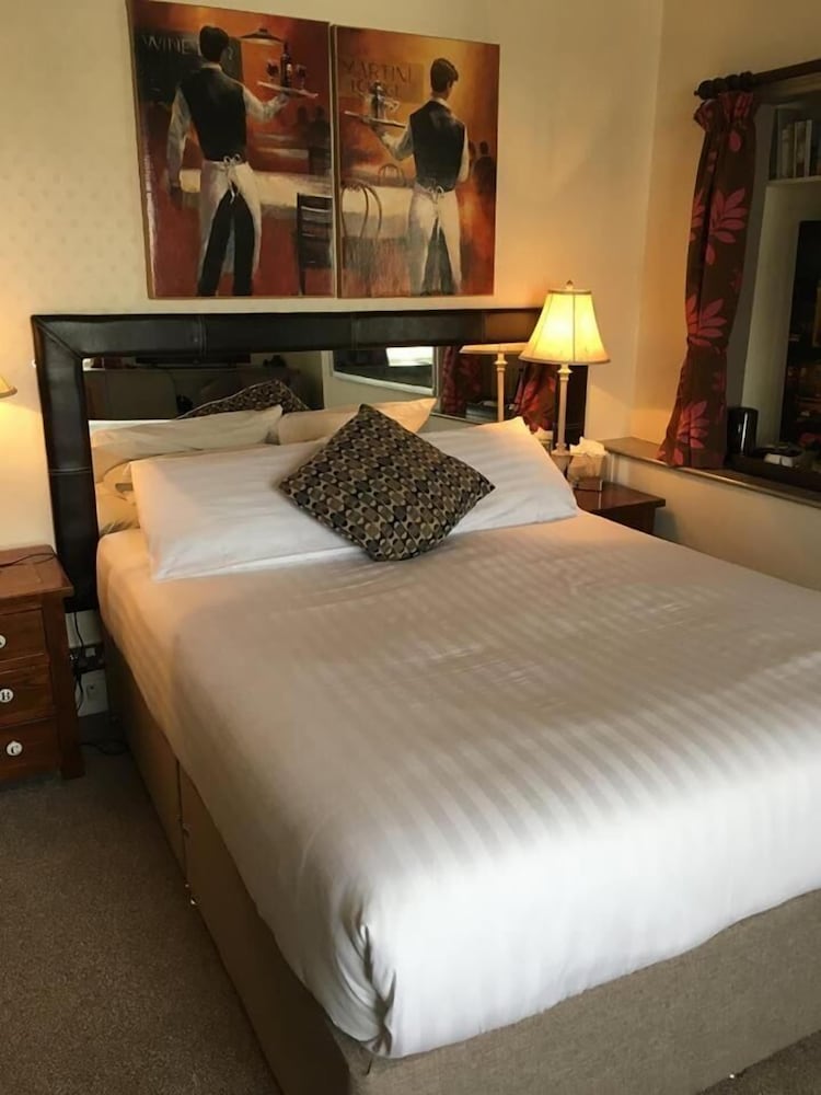 Inn at Cheltenham Parade 7/42