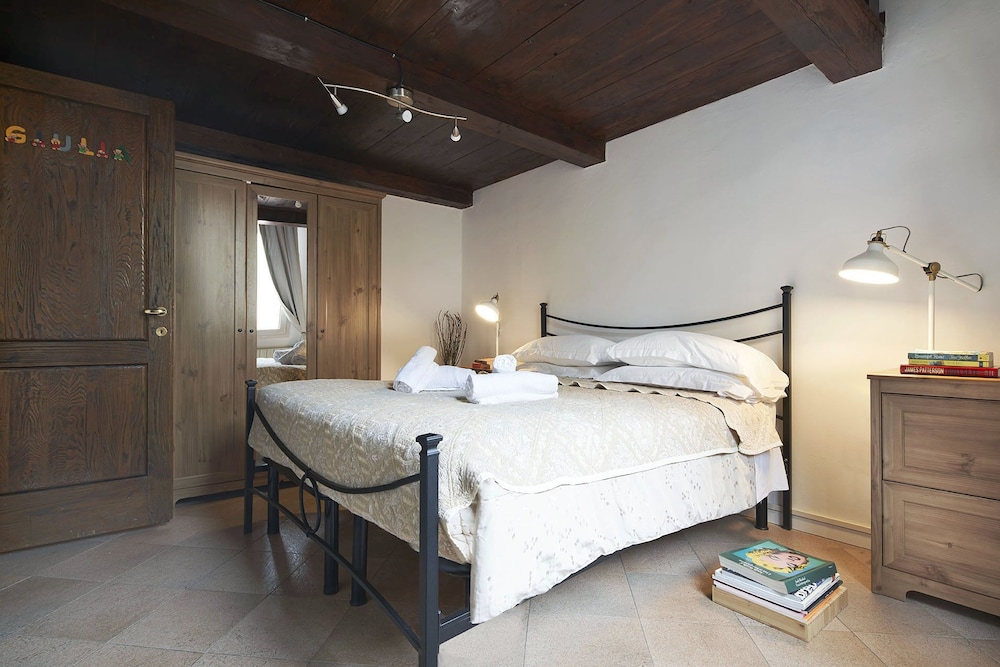 A Few Steps to The Duomo Majestic 5BD Apt 6/29