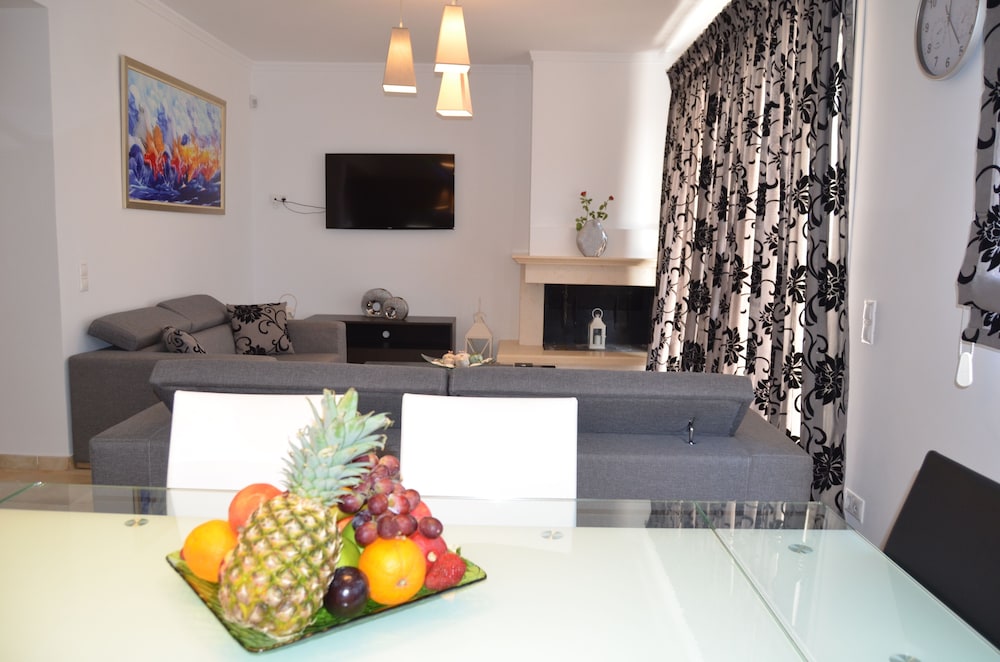 Achillion Luxury Corfu Villa 40/55