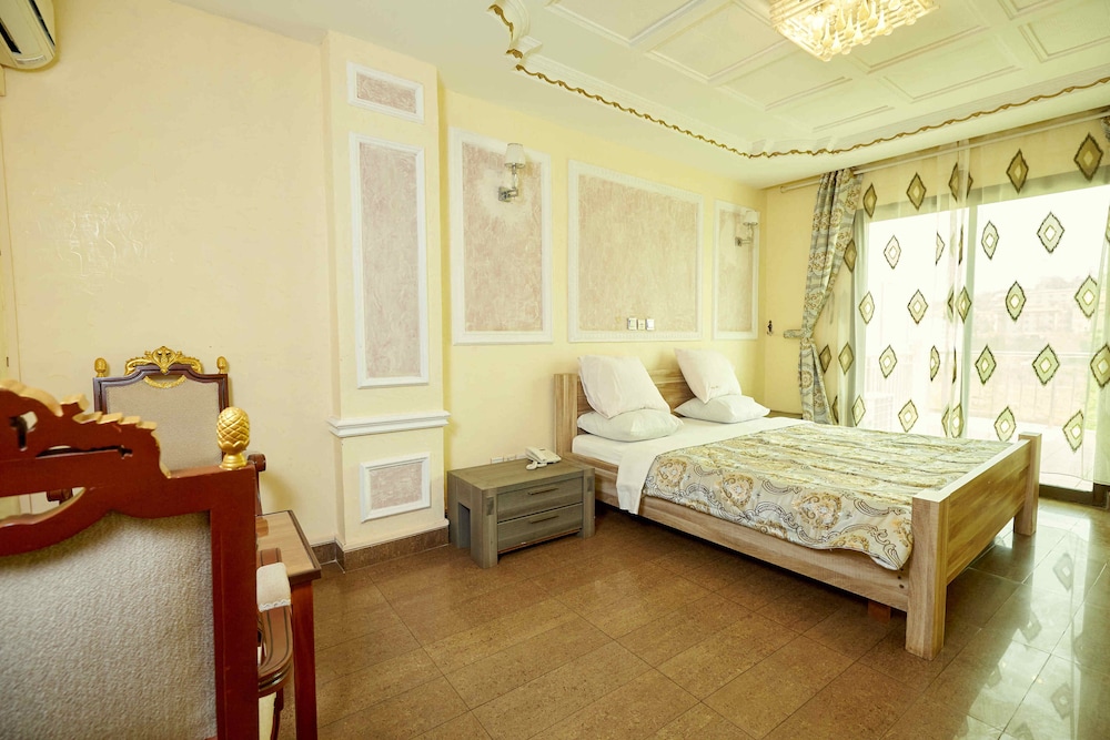 Felicia Hotel 18/72