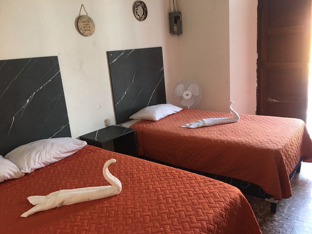 Feathers Hotel And Lounge - Hostel 34/60