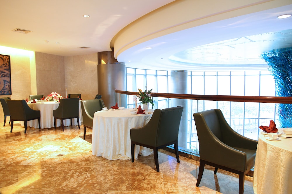 Maya Gleetour Hotel Wuhan OCT 32/50