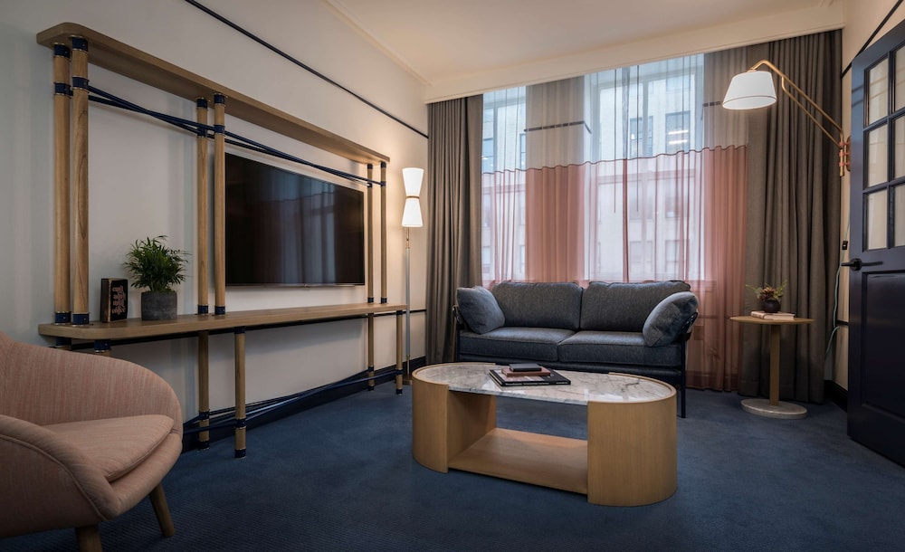 Hu Hotel Memphis 30/50
