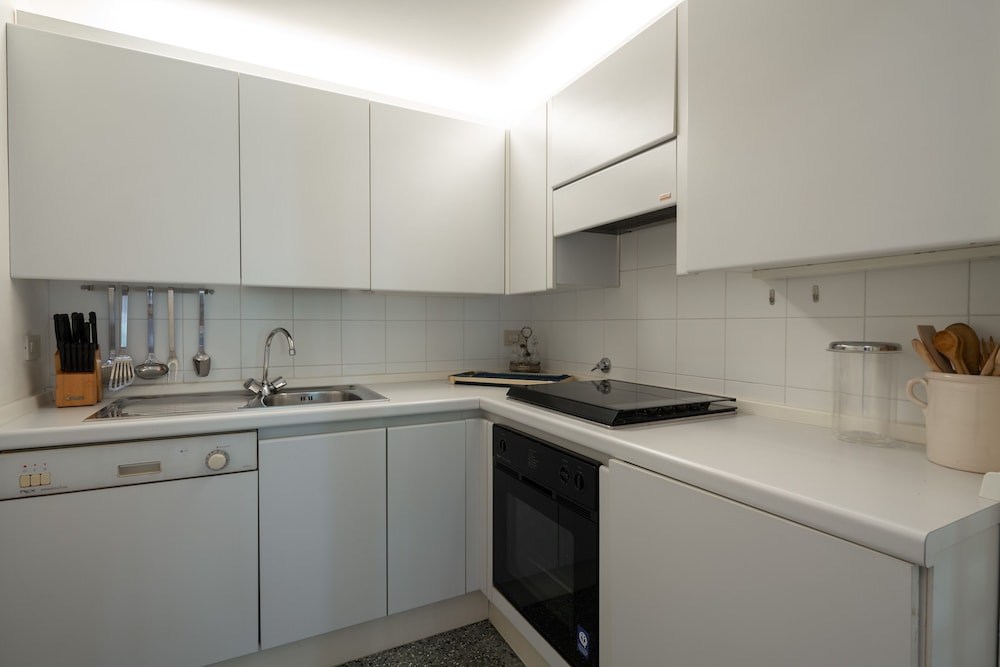 Garden Apartment 37/37
