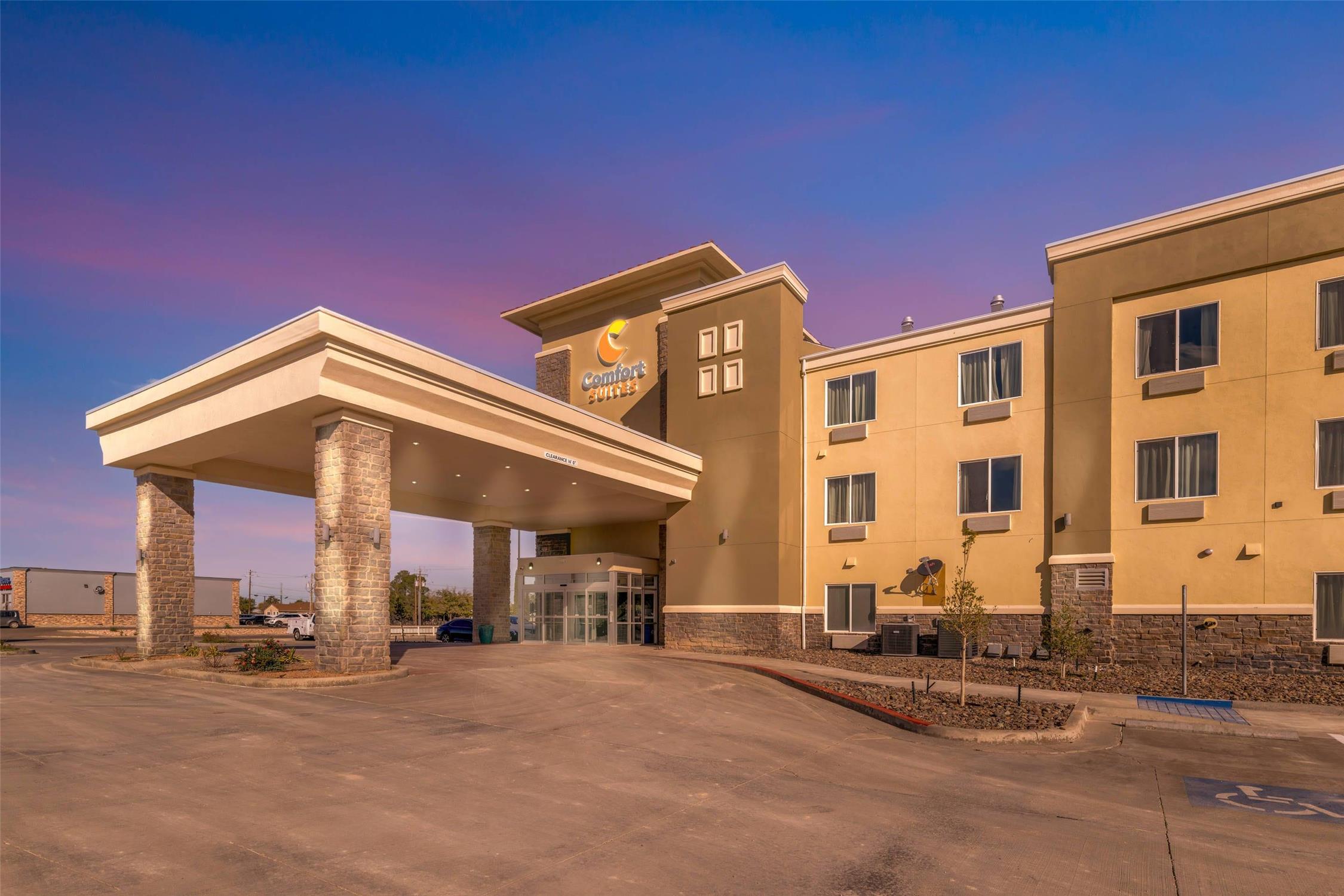 Comfort Suites Pecos 42/42