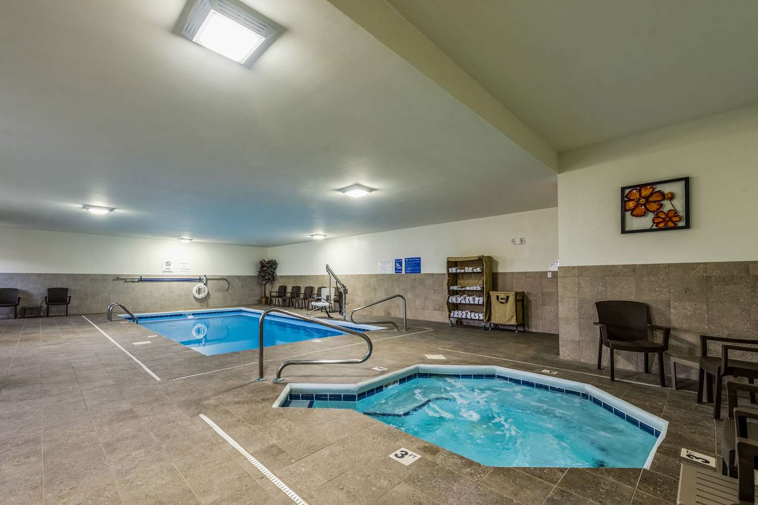Comfort Inn and Suites Dayton North 7/24