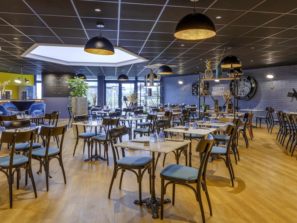 Mercure Lyon Est Villefontaine 52/64
