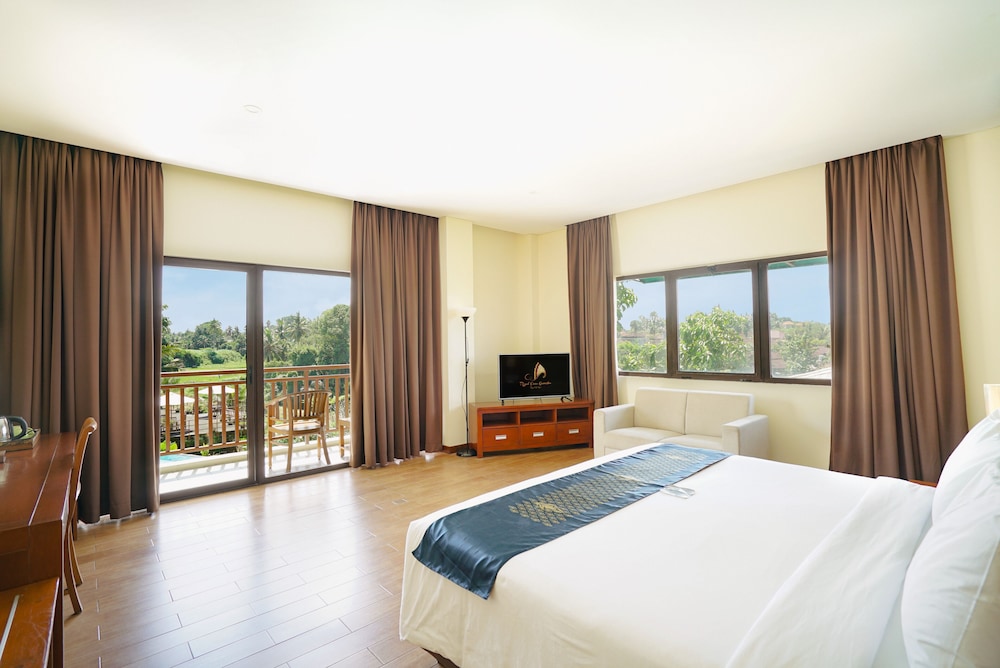 SUITE, POOL VIEW, BALCONY