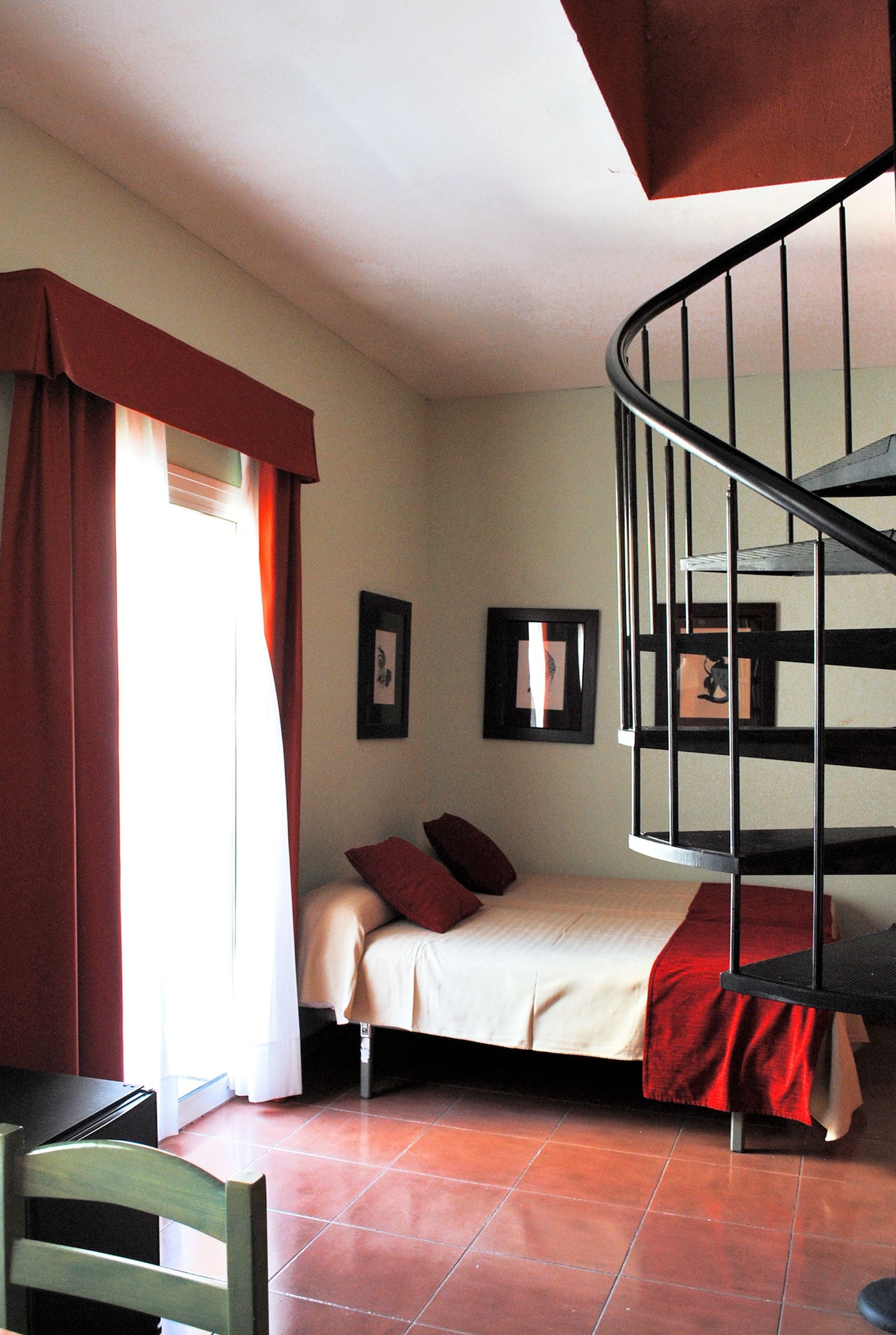 DUPLEX, TERRACE