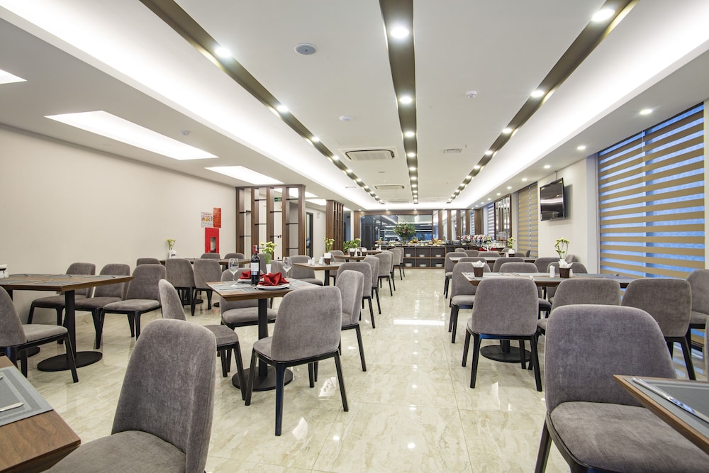 Western Skyline Hotel 24/29