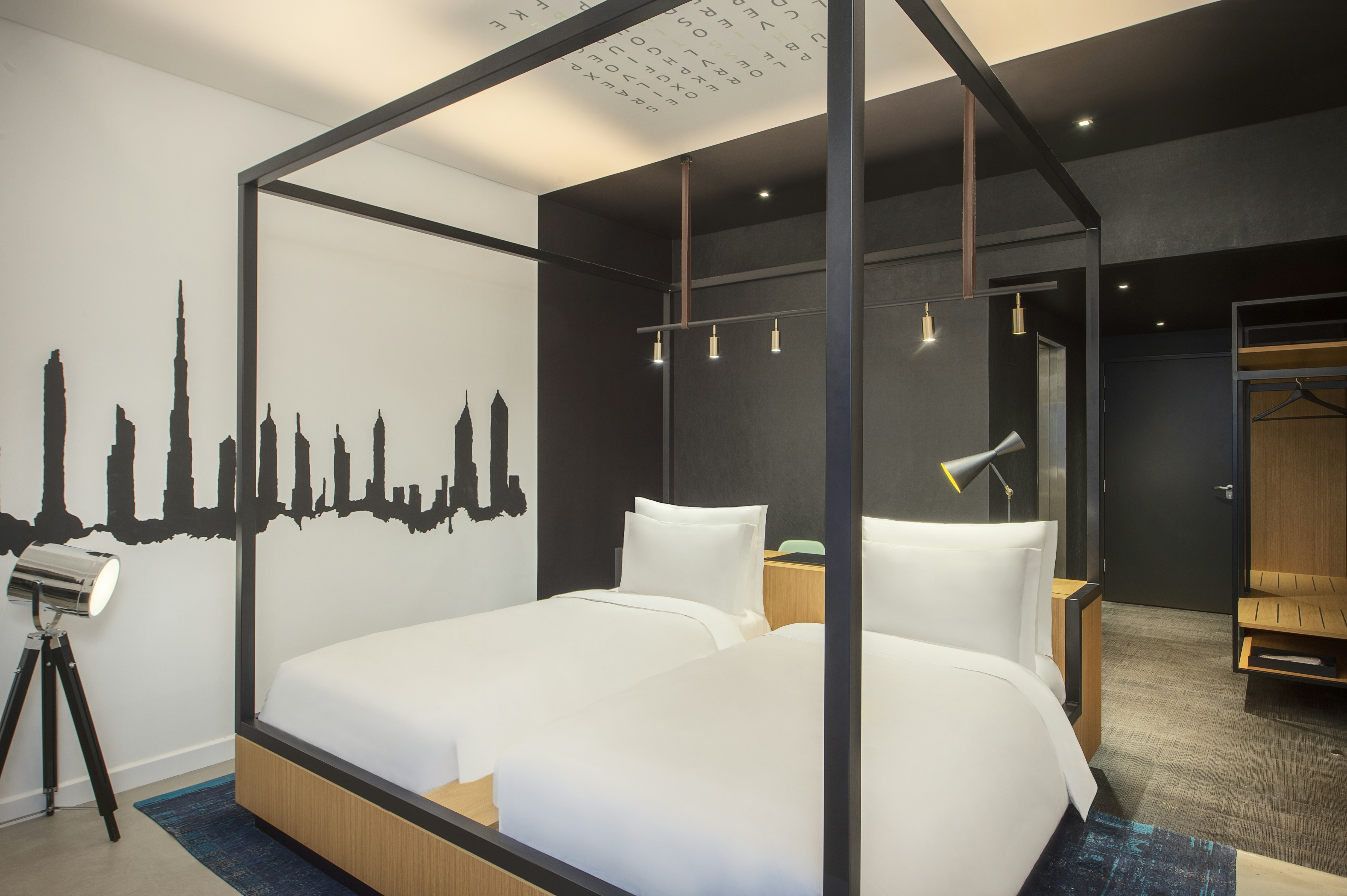 ROOM, TWIN BEDS