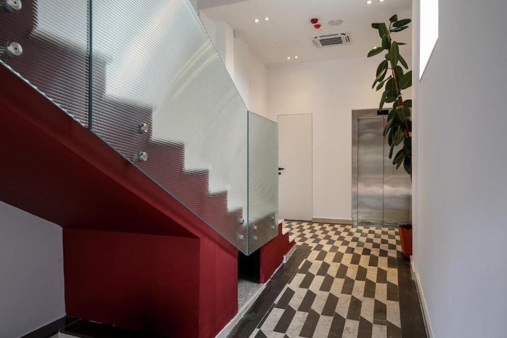 Bazaar Hotel in TIRANA