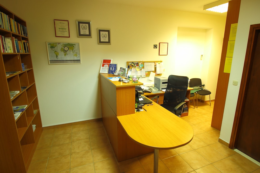 Bacan Serviced Apartments 40/64
