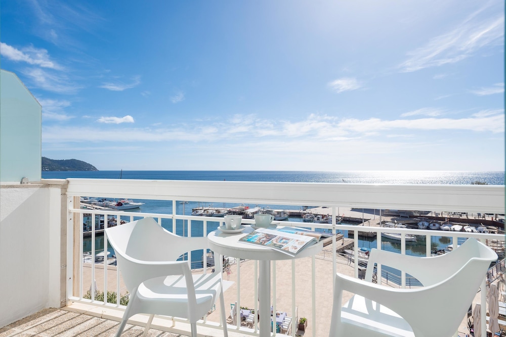 Hotel Cala Bona 69/72